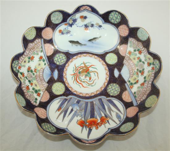 Four Japanese Imari scalloped dishes by Fukagawa, early 20th century, 14cm - 28.5cm.